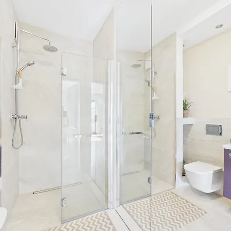 Okrzei 75 Superapart Flowers Garden * Varsó