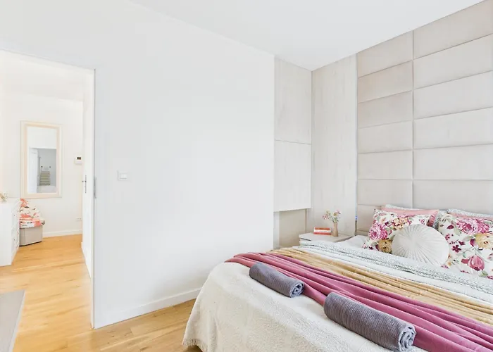 Okrzei 75 Superapart Flowers Garden Apartment Warsaw