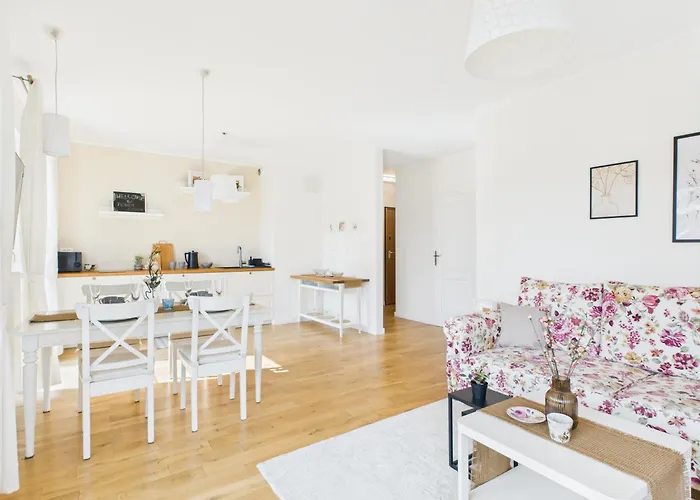 Okrzei 75 Superapart Flowers Garden Warsaw